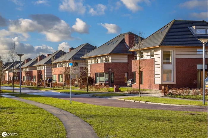 紅磚被禁,輕鋼為何在全國(guó)推起熱潮?看完央視報(bào)道頓時(shí)懂了(圖4) 紅磚被禁,輕鋼為何在全國(guó)推起熱潮?看完央視報(bào)道頓時(shí)懂了(圖4)