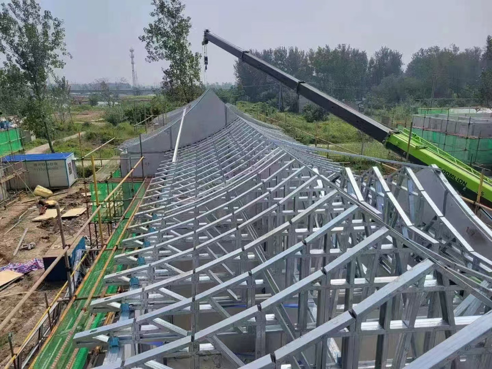 睿婕輕鋼別墅海外項(xiàng)目施工現(xiàn)場(1) 睿婕輕鋼別墅海外項(xiàng)目施工現(xiàn)場(1)